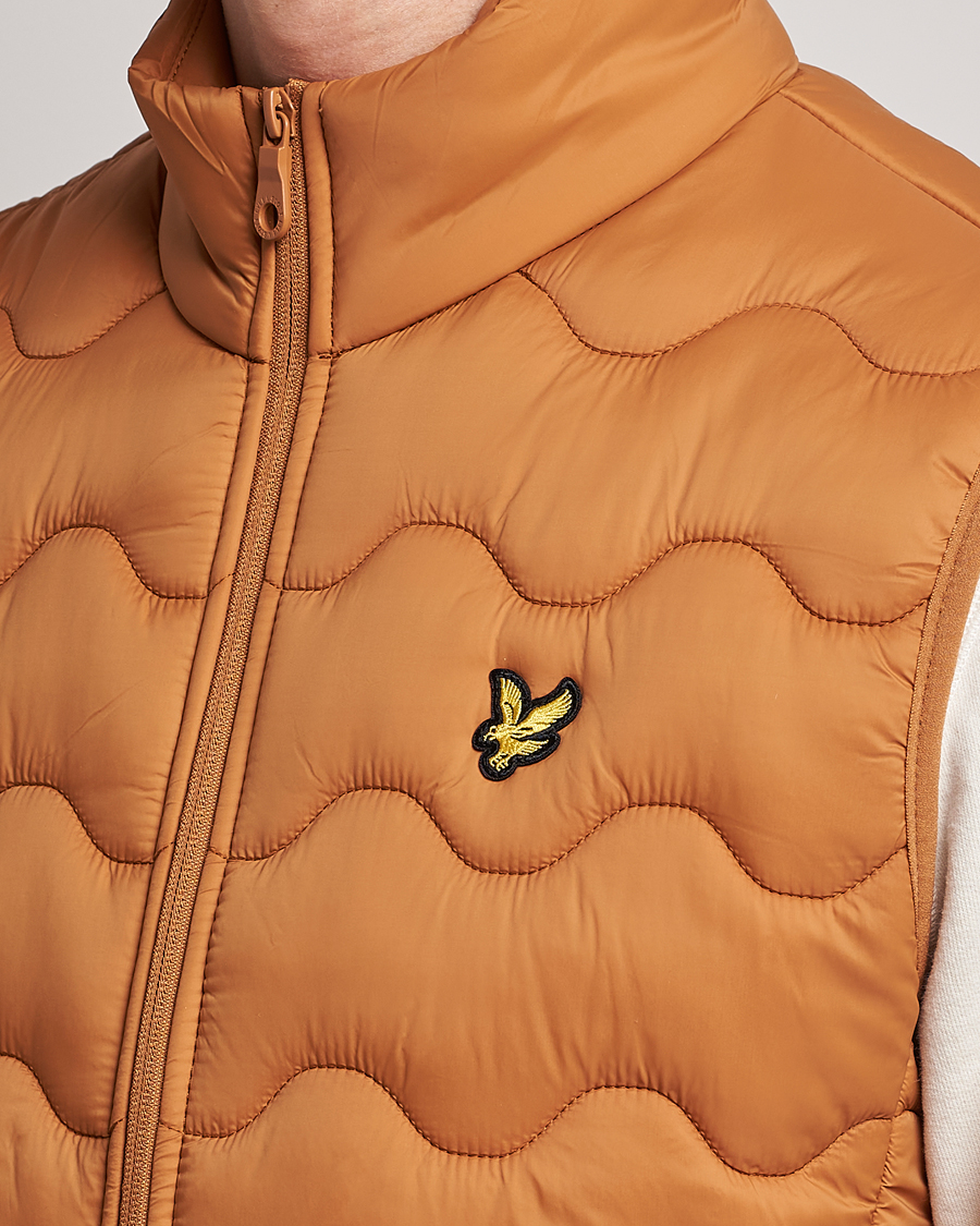 Mies | Ulkoliivit | Lyle & Scott | Crest Quilted Gilet Vest Salt Burne