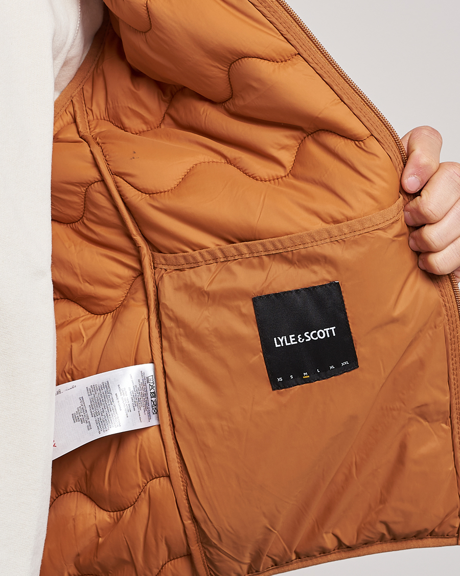 Mies | Ulkoliivit | Lyle & Scott | Crest Quilted Gilet Vest Salt Burne