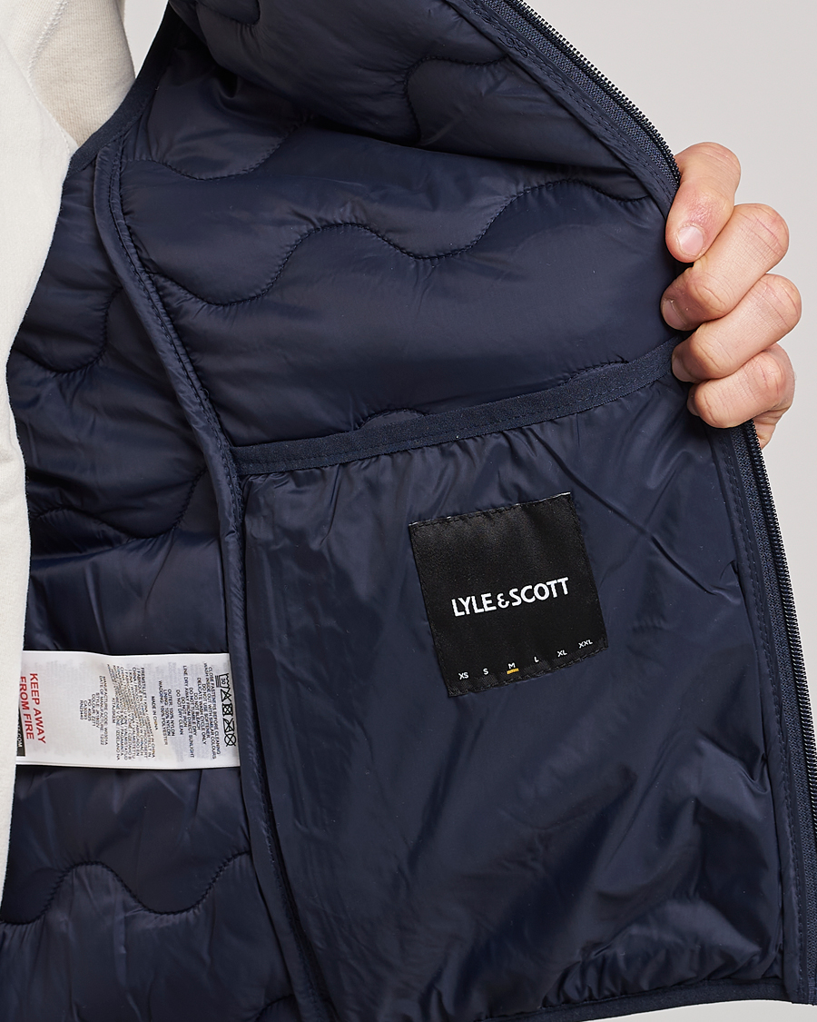 Mies | Ulkoliivit | Lyle & Scott | Crest Quilted Gilet Vest Dark Navy