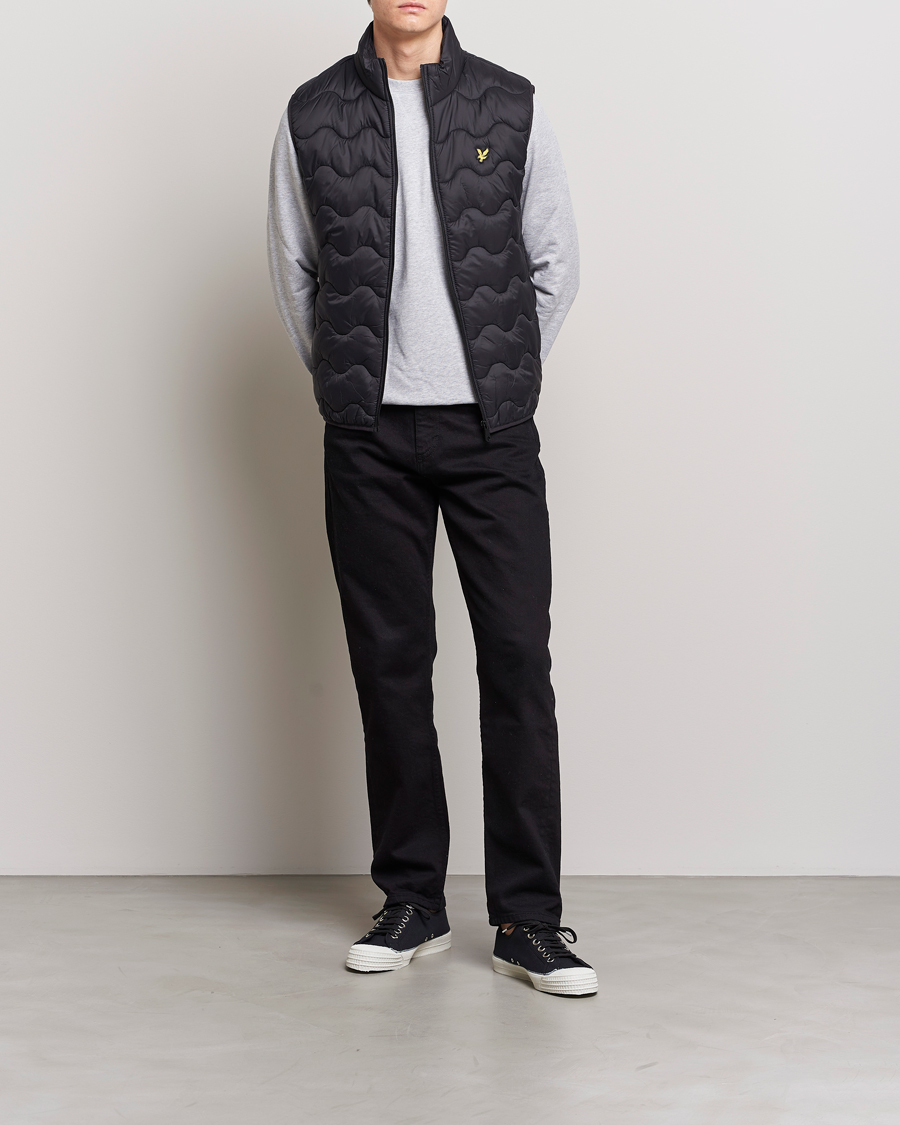 Mies | Ulkoliivit | Lyle & Scott | Crest Quilted Gilet Vest Black