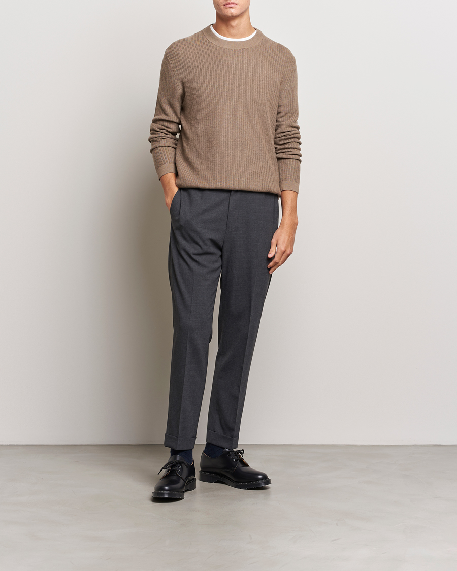 Mies | Puserot | Tiger of Sweden | Elssler Merino Pullover Olive Grey