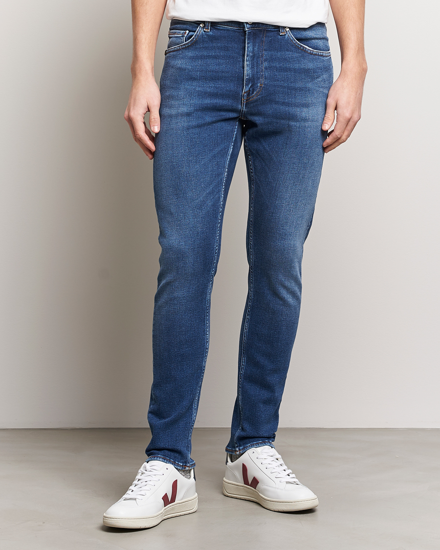 Mies | Farkut | Tiger of Sweden | Evolve Stretch Cotton Jeans Medium Blue