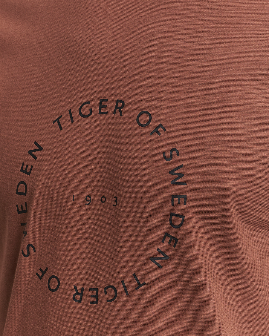 Mies | T-paidat | Tiger of Sweden | Dillan Crew Neck Logo T-Shirt Golden Copper