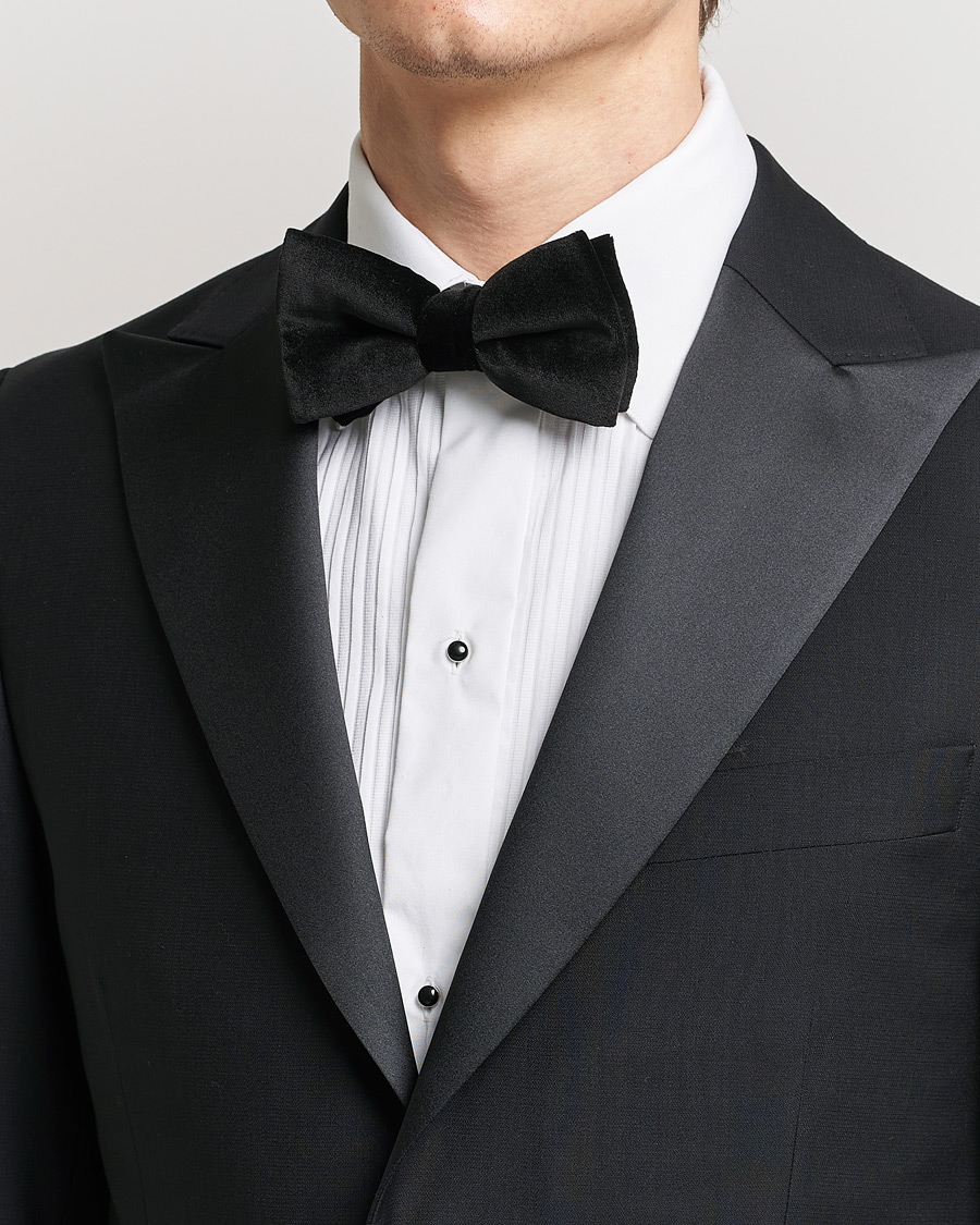 Mies | Eton Pre-Tied Velvet Bow Tie Black | Eton | Pre-Tied Velvet Bow Tie Black