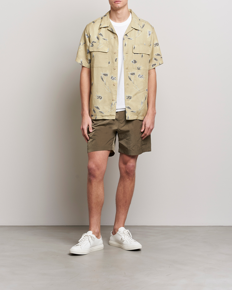 Mies | Kauluspaidat | NN07 | Daniel Short Sleeve Tencel/Linen Printed Shirt Pale Olive