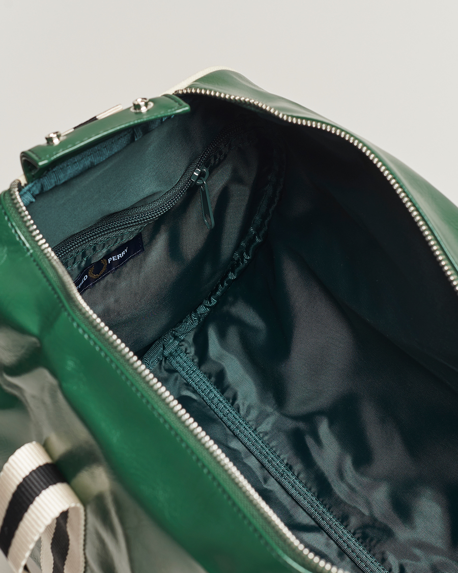 Mies | Fred Perry Classic Barrel Bag Tartan Green | Fred Perry | Classic Barrel Bag Tartan Green