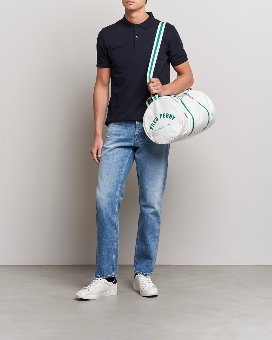 Mies | Fred Perry Classic Barrel Bag Snow White | Fred Perry | Classic Barrel Bag Snow White