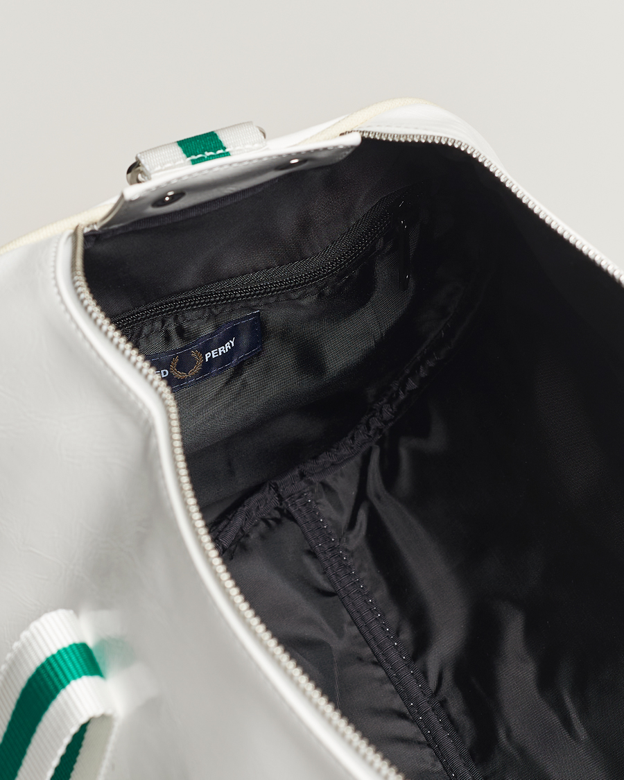 Mies | Fred Perry Classic Barrel Bag Snow White | Fred Perry | Classic Barrel Bag Snow White