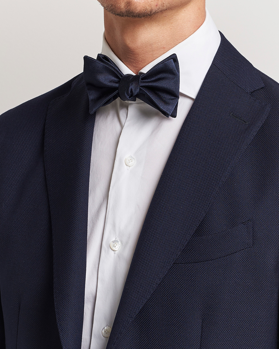 Mies | E. Marinella Silk Bow Tie Navy Satin | E. Marinella | Silk Bow Tie Navy Satin