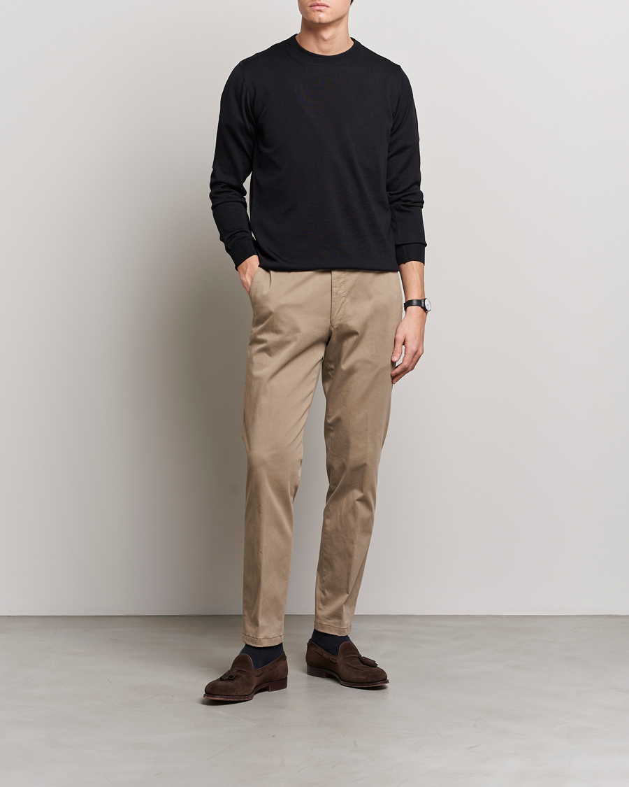 Mies | Puserot | Oscar Jacobson | Custer Merino Wool Roundneck Black