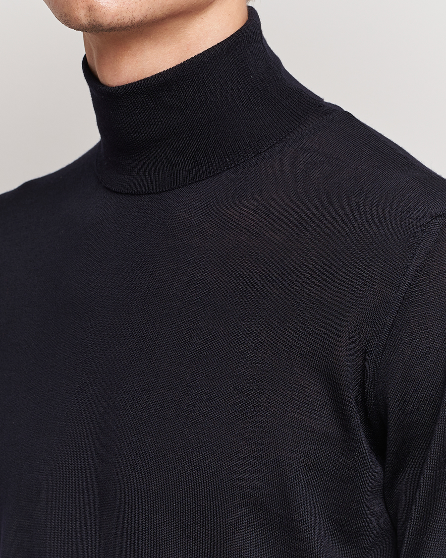Mies | Puserot | Oscar Jacobson | Cole Merino Wool Rollneck Navy