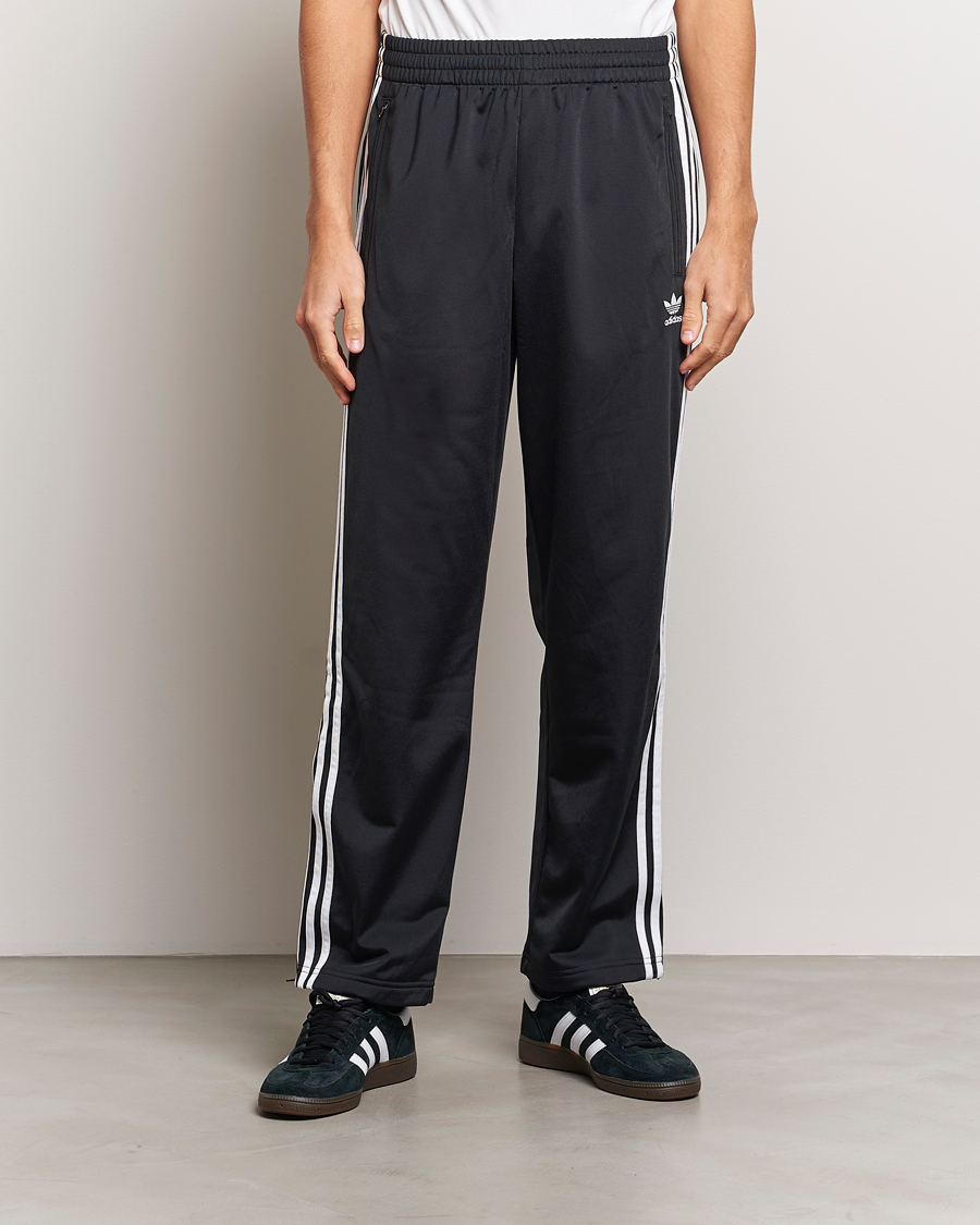 Mies | Rennot housut | adidas Originals | Firebird Sweatpants Black