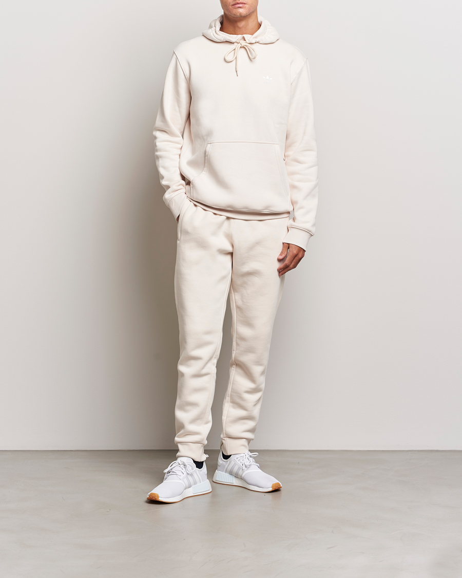 Mies | Puserot | adidas Originals | Essential Hoodie Won White