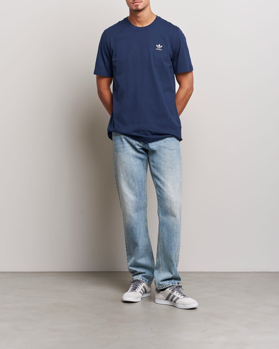 Mies | T-paidat | adidas Originals | Essential Crew Neck T-Shirt Nindig