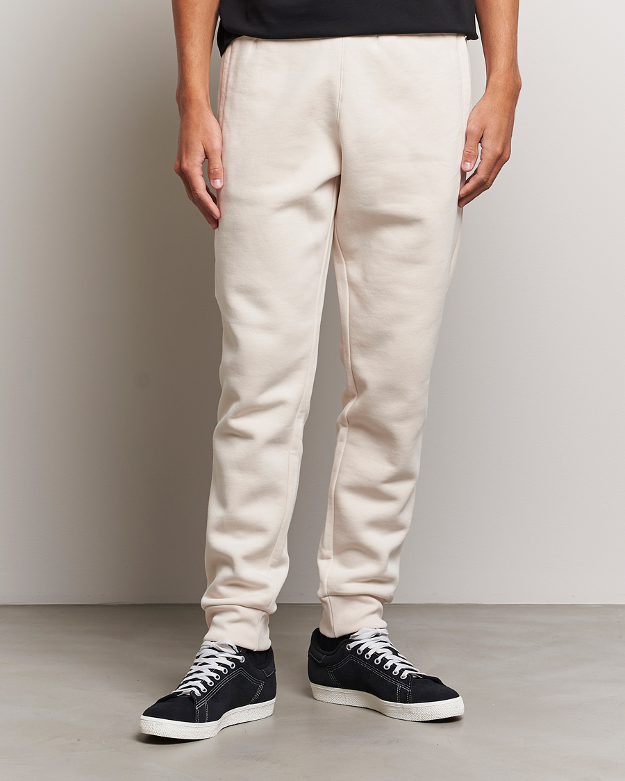 Mies | Rennot housut | adidas Originals | Essential Sweatpants Won White