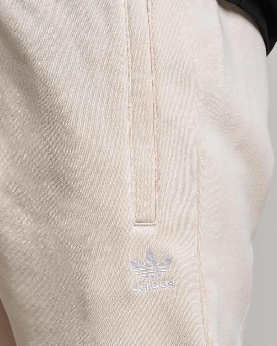 Mies | Housut | adidas Originals | Essential Sweatpants Won White