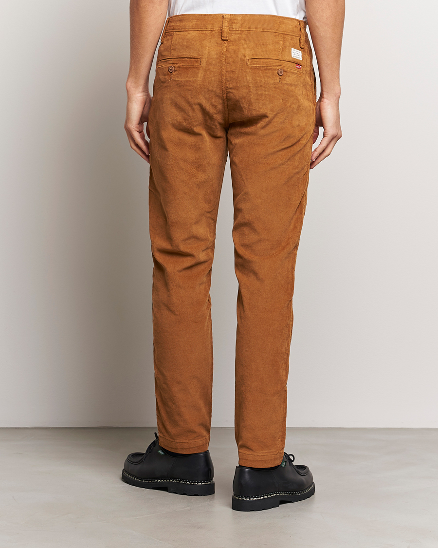 Mies | Housut | Levi's | Garment Dyed Stretch Corduroy Chino Monks Robe