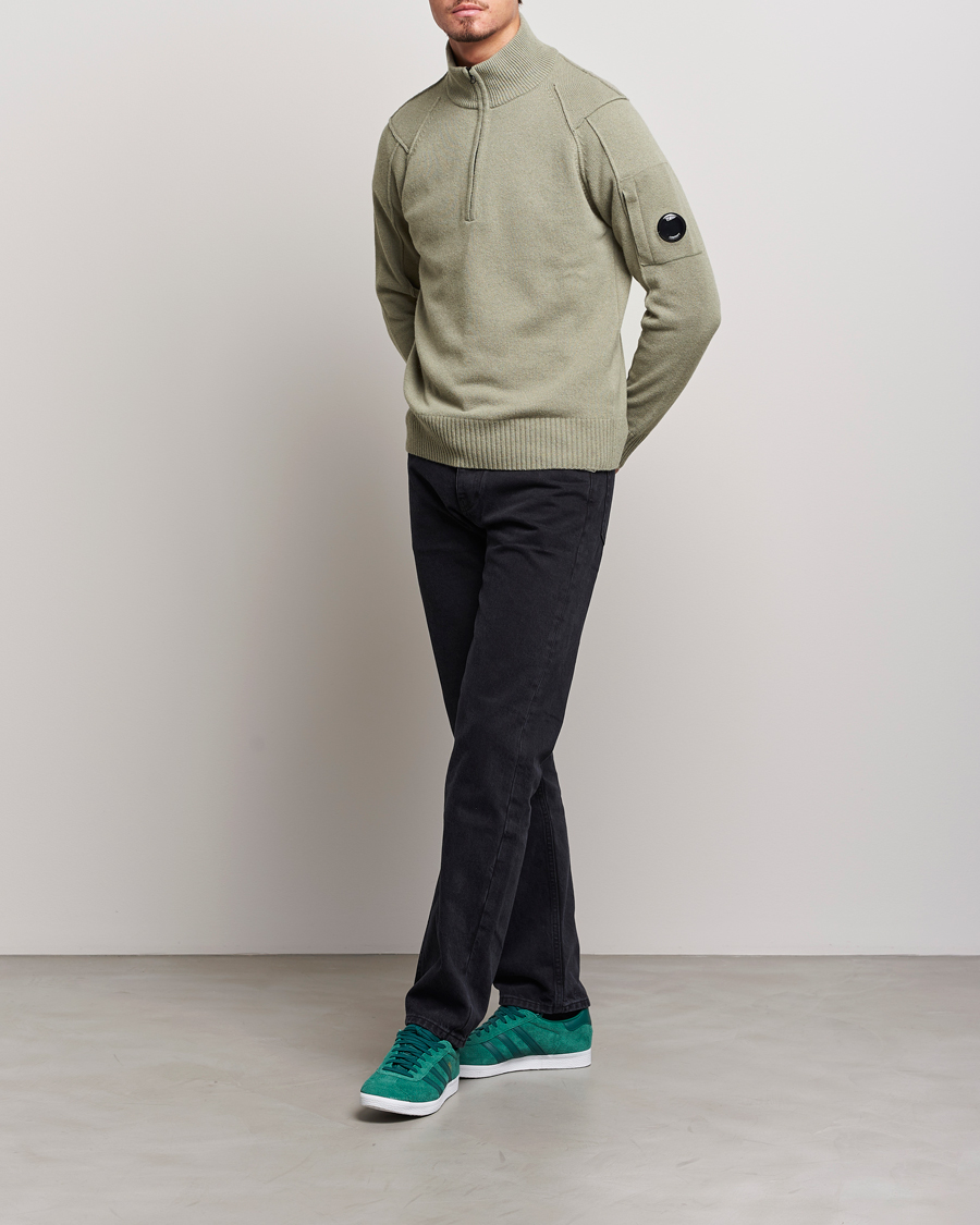 Mies | Puserot | C.P. Company | Lambswool Lens Half Zip Silver Sage