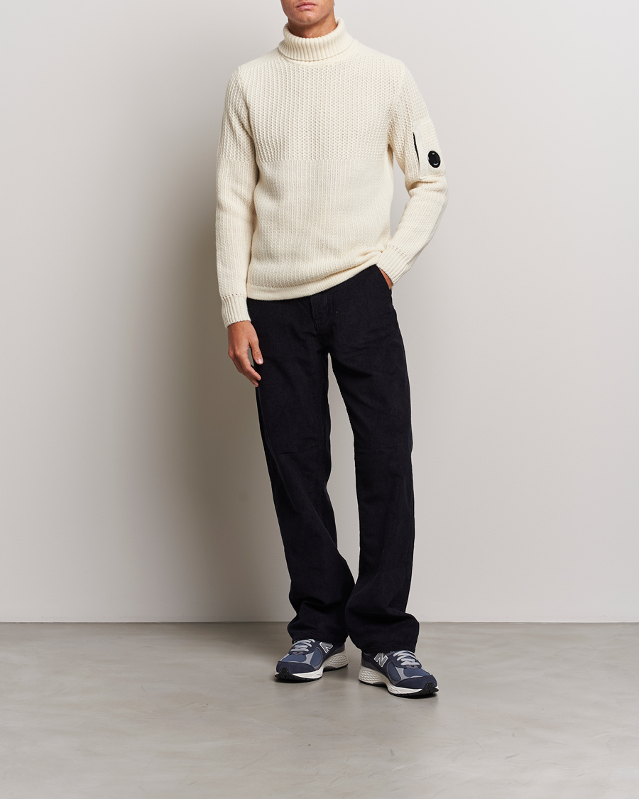 Mies | Puserot | C.P. Company | Heavy Knitted Lambswool Rollneck White