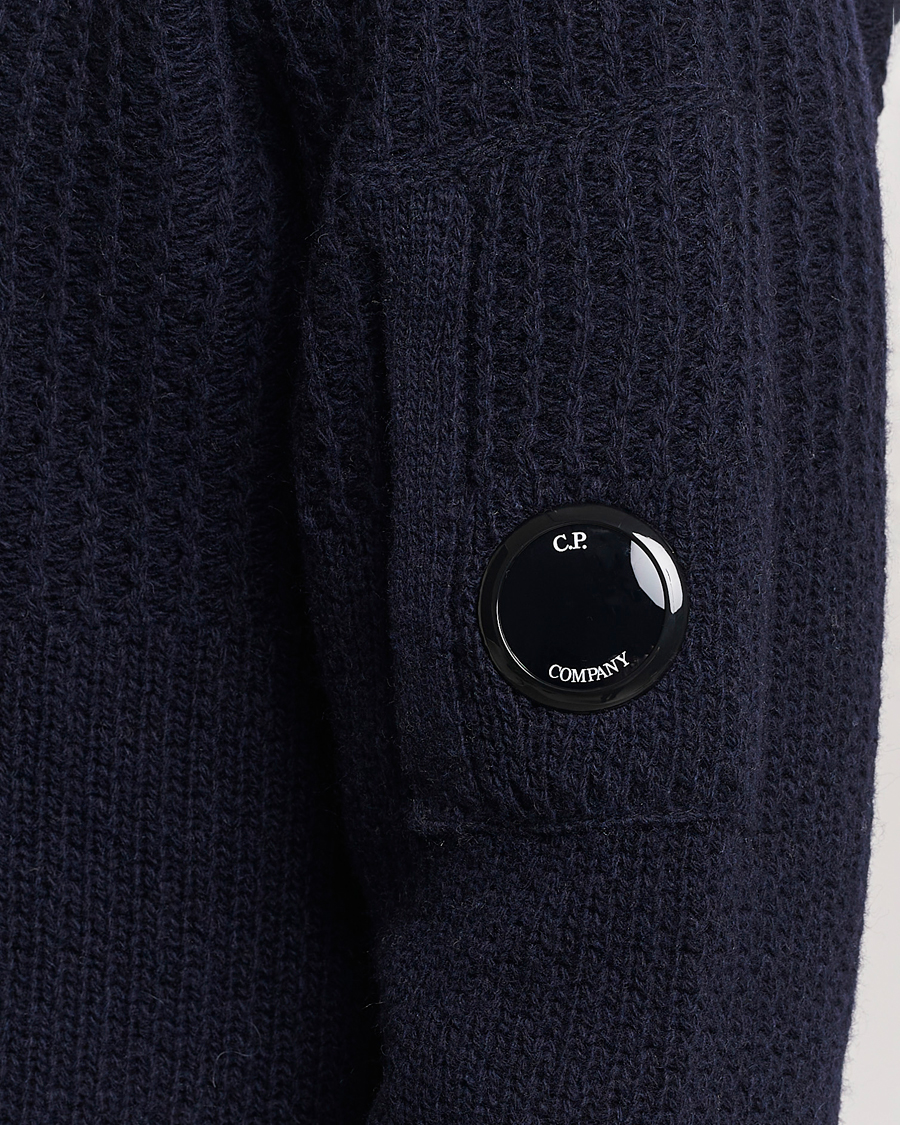 Mies | Puserot | C.P. Company | Heavy Knitted Lambswool Rollneck Total Eclipse