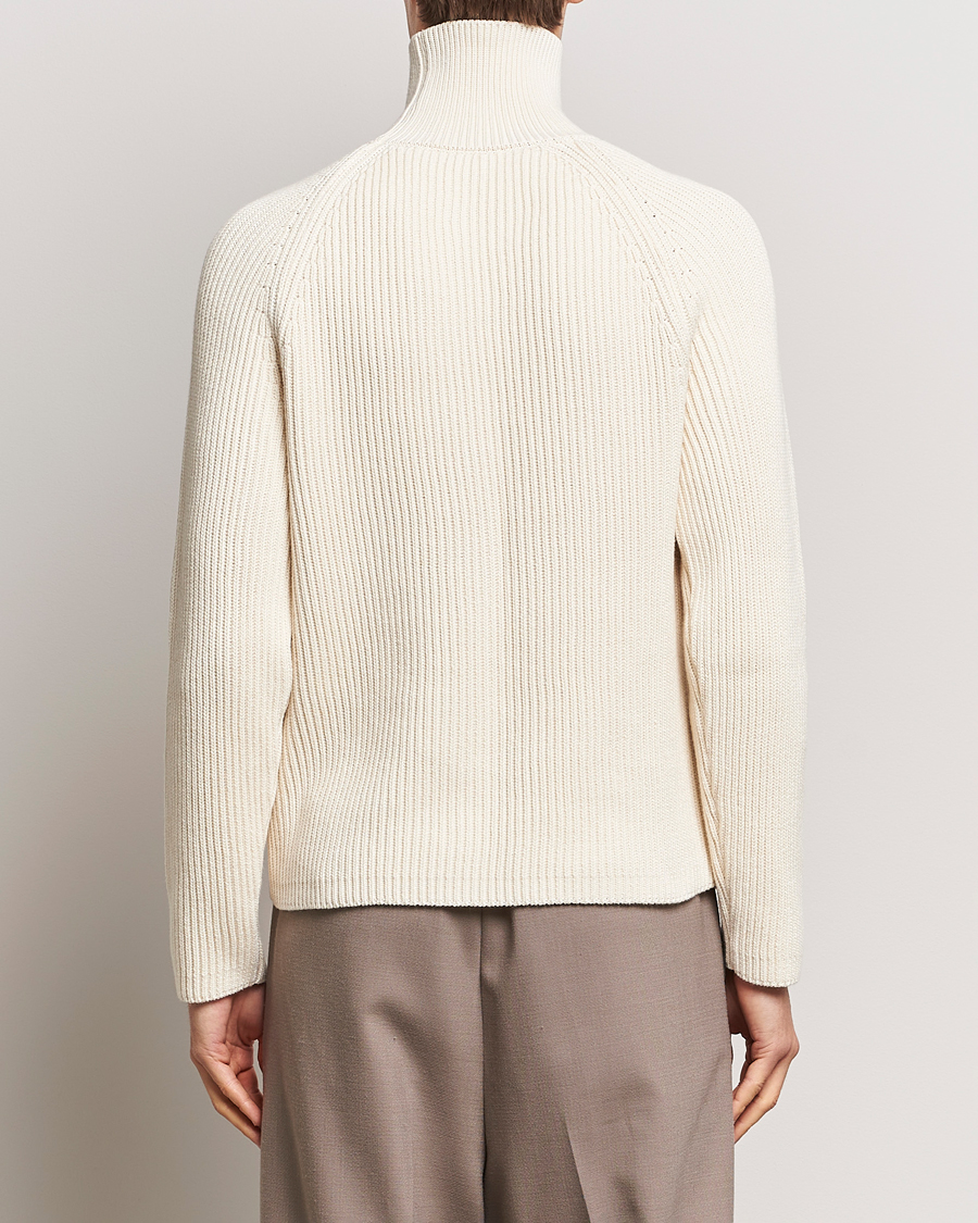 Mies | Puserot | AMI | Heavy Knitted Turtleneck Ivory