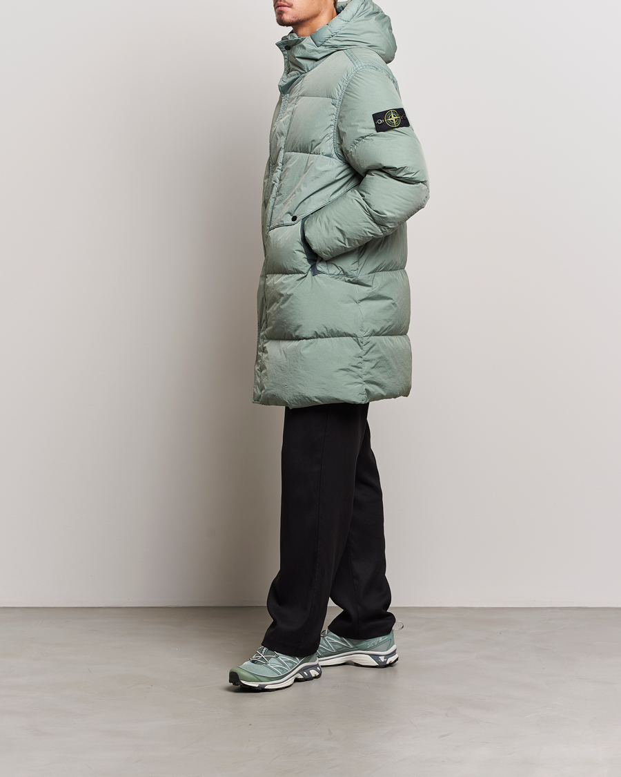 Mies | Takit | Stone Island | Garment Dyed Recycled Nylon Long Down Jacket Sage