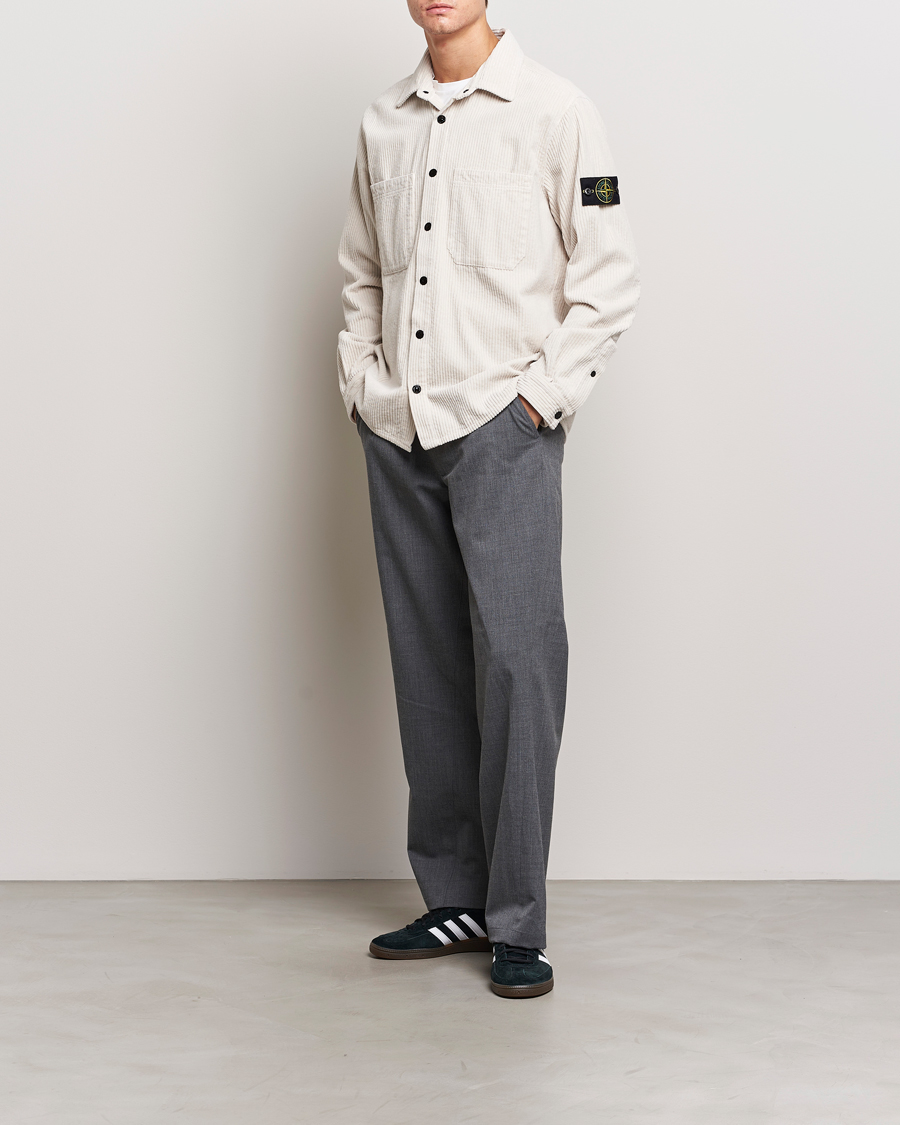Mies | Kauluspaidat | Stone Island | Garment Dyed Corduroy Overshirt Plaster