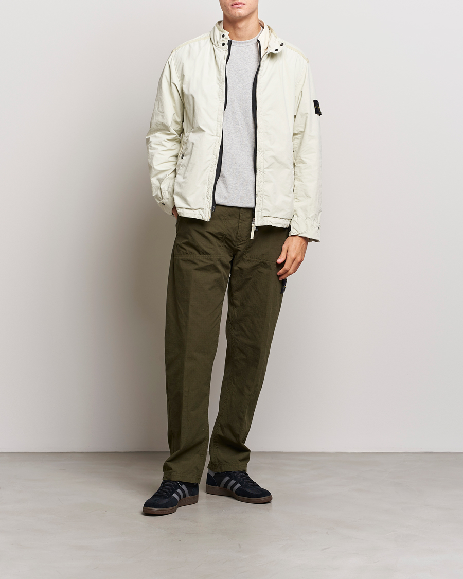 Mies | Housut | Stone Island | Garment Dyed Ripstop Trousers Olive