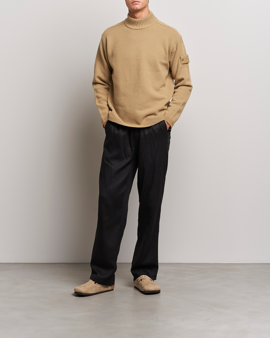Mies | Puserot | Stone Island | Ghost Piece Geelong Wool Turtleneck Dark Beige