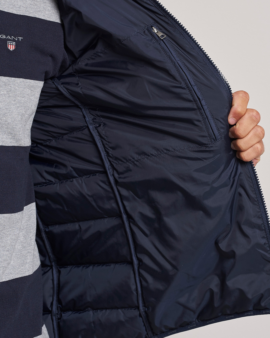 Mies | Takit | Gant | The Light Down Jacket Evening Blue