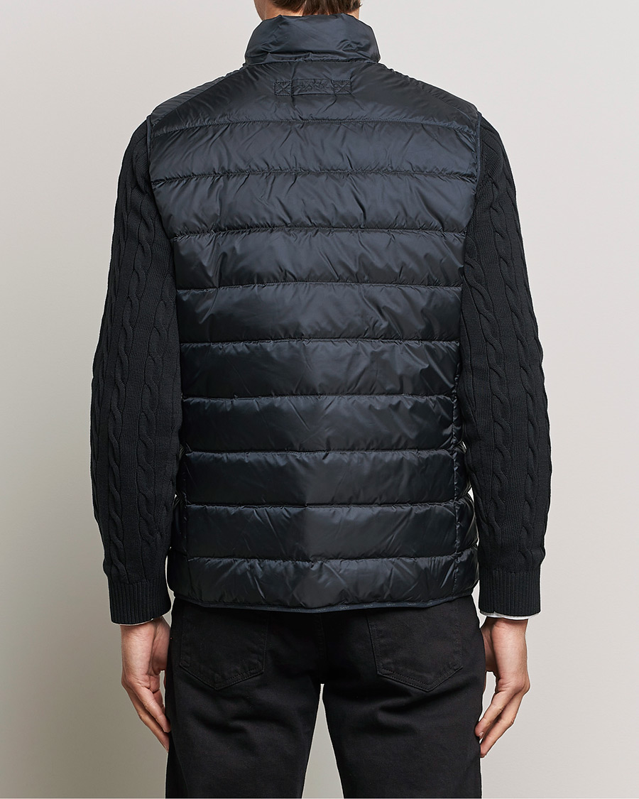 Mies | Ulkoliivit | Gant | The Light Down Gilet Black