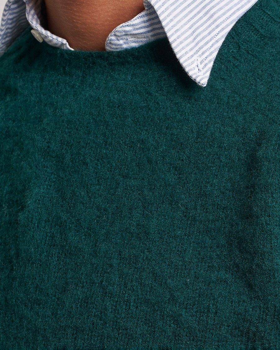Mies | Puserot | Drake's | Brushed Shetland Crew Emerald Green