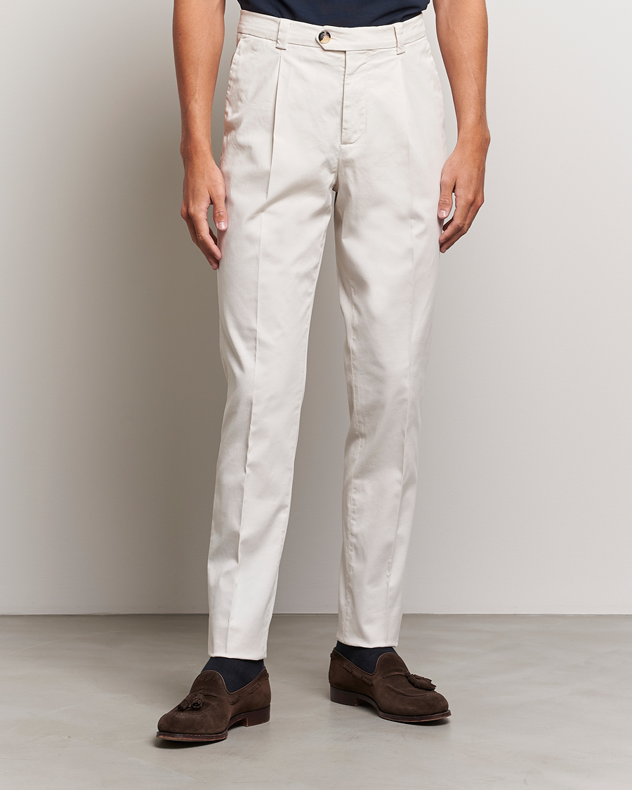 Mies | Quiet Luxury | Brunello Cucinelli | Slim Fit Pleated Trousers Off White