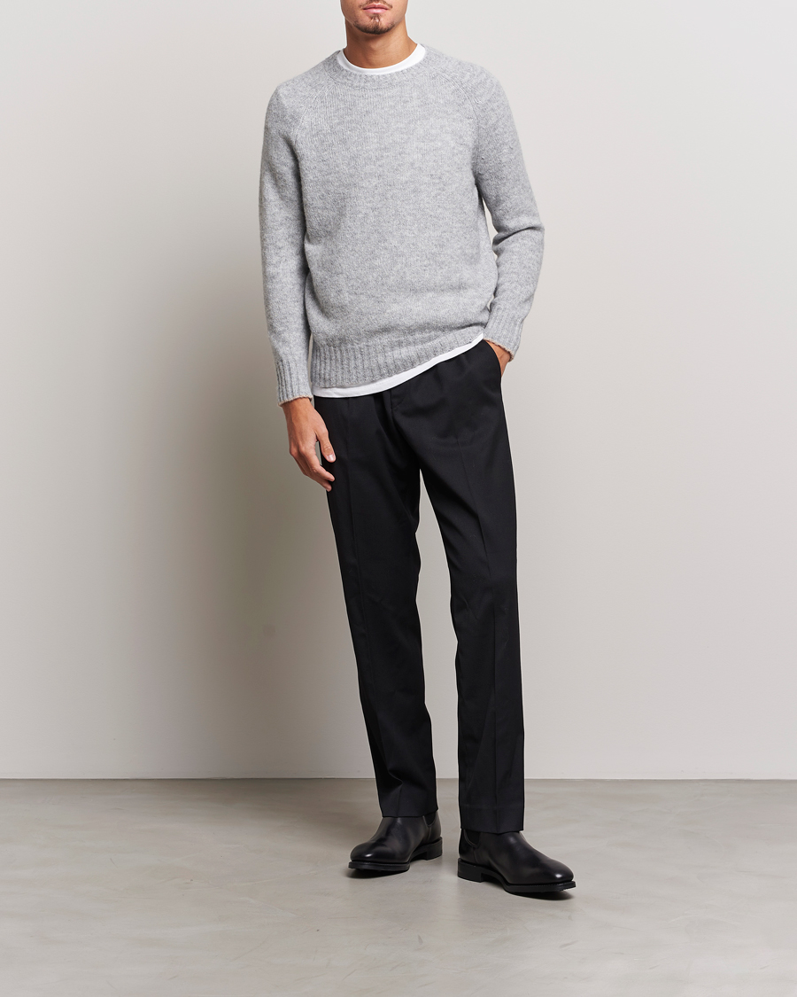 Mies | Puserot | Brunello Cucinelli | Fluffy Crew Neck Sweater Light Grey