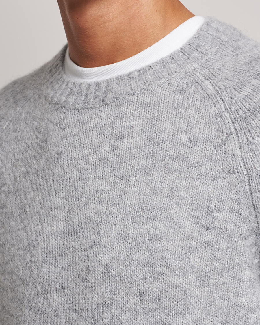 Mies | Puserot | Brunello Cucinelli | Fluffy Crew Neck Sweater Light Grey