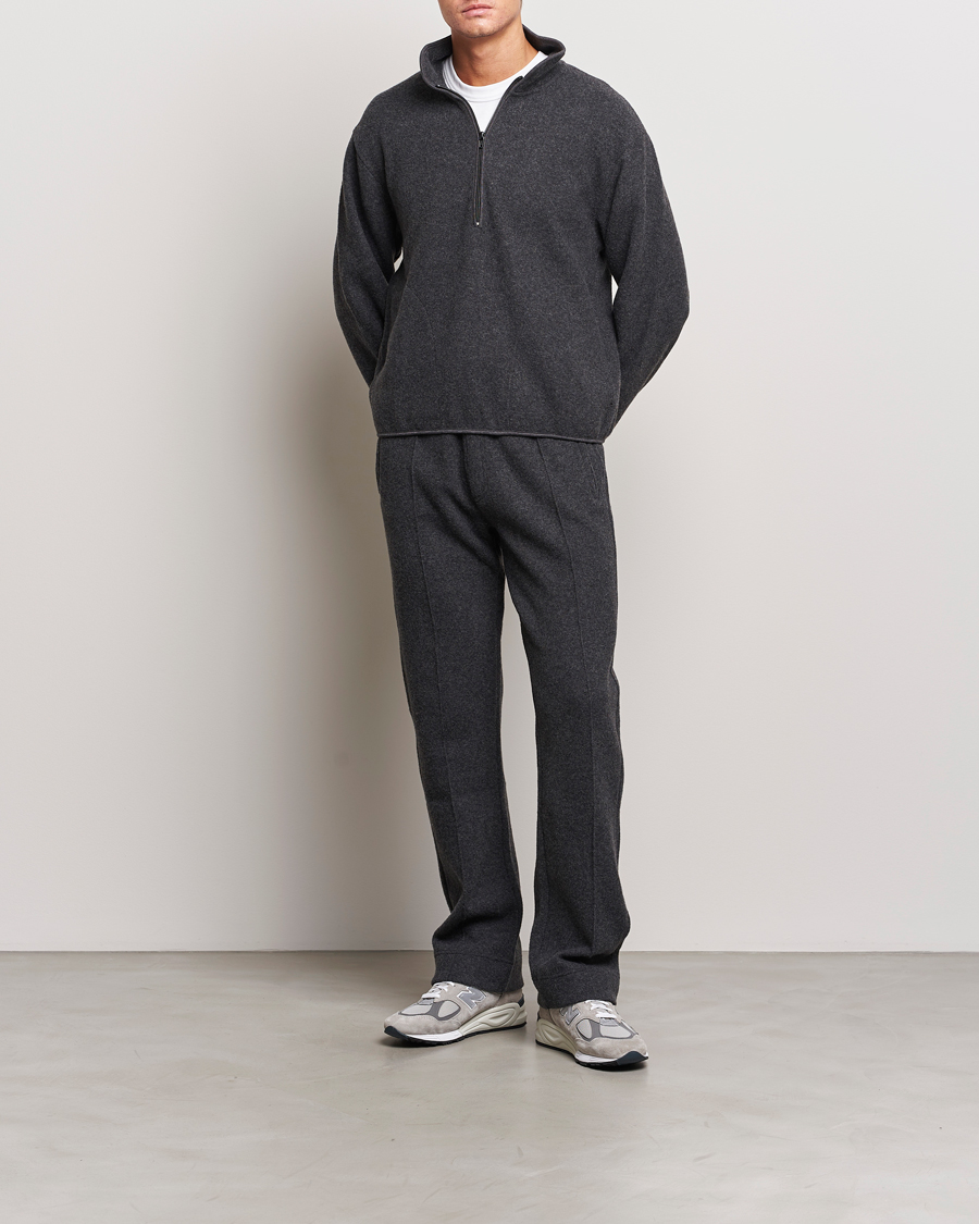 Mies | Puserot | Sunflower | Wool Jersey Half Zip Antracite