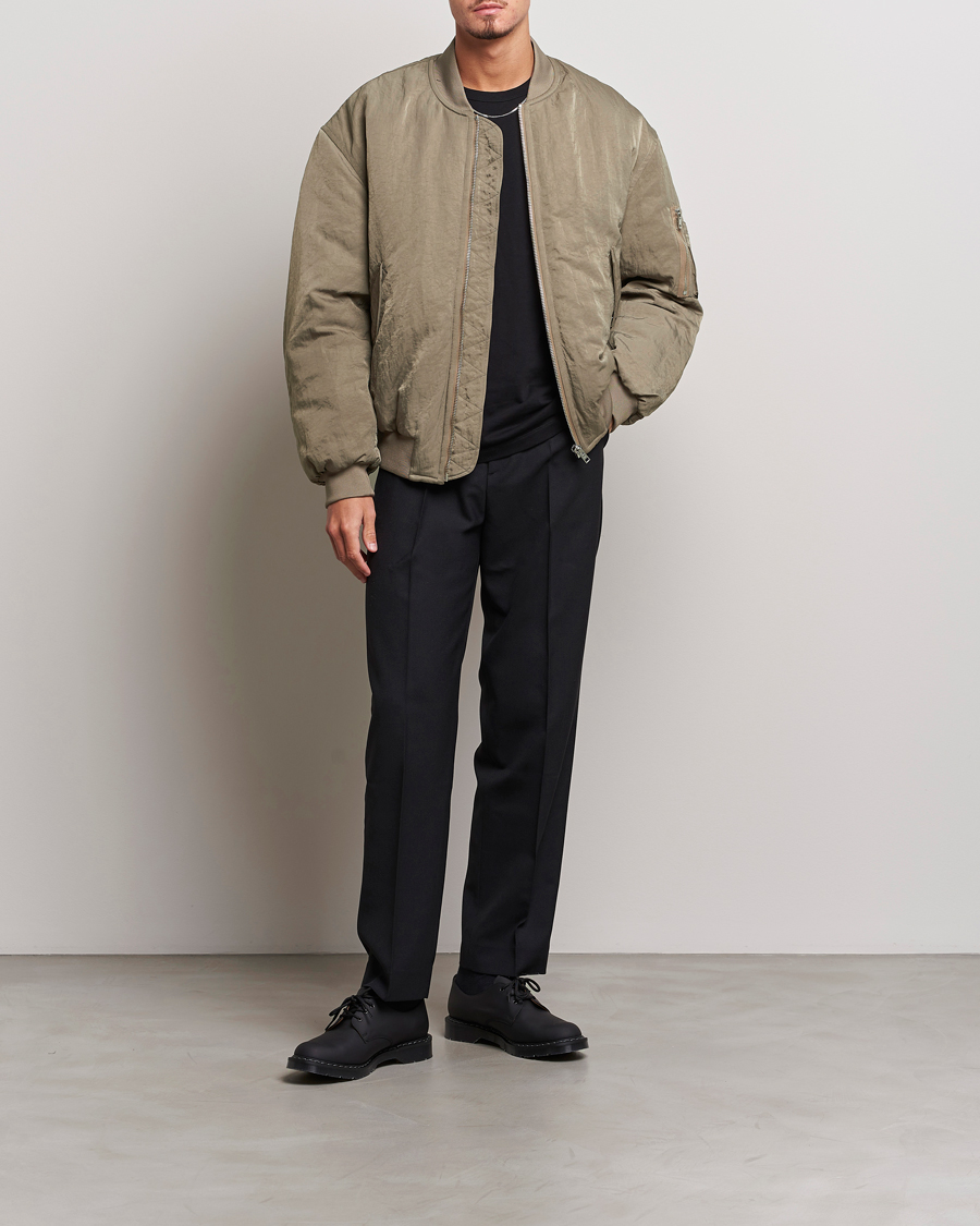 Mies | Takit | Filippa K | Crinkled Bomber Jacket Nougat