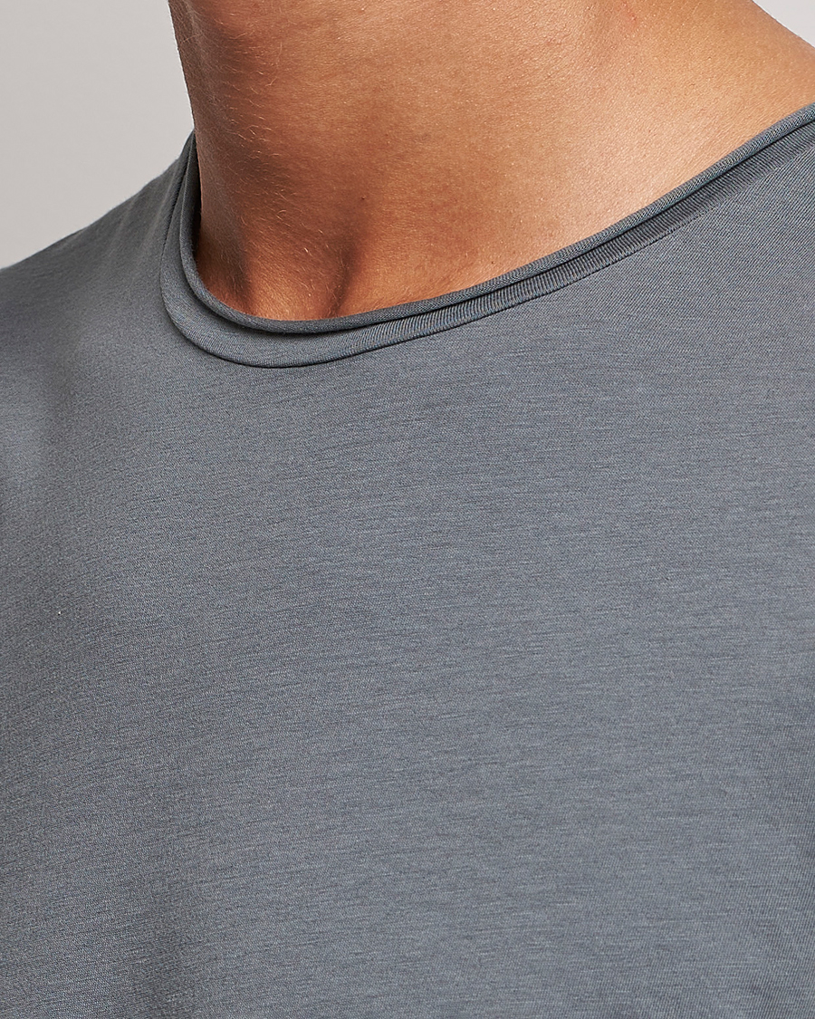 Mies | T-paidat | Filippa K | Roll Neck T-Shirt Smoke Green