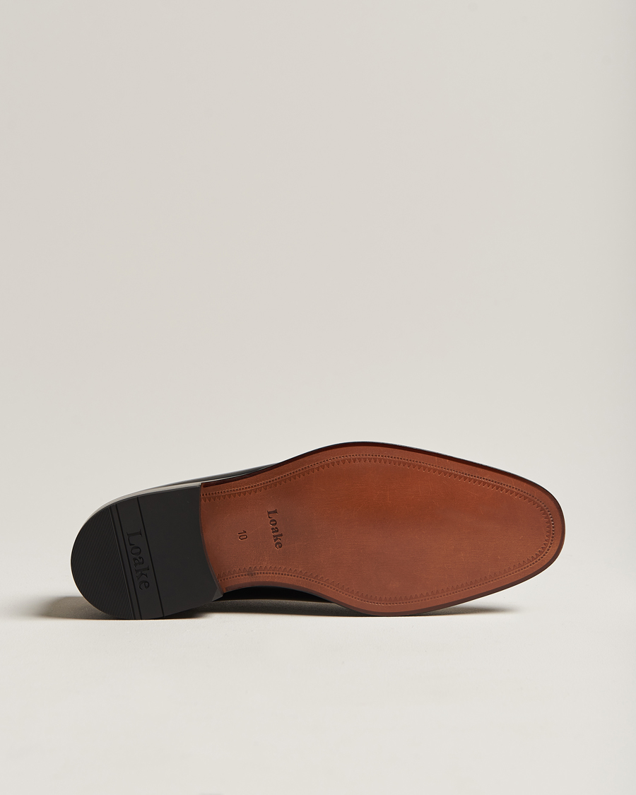 Mies | Lakerikengät | Loake Shoemakers | Regal Patent Wholecut Black