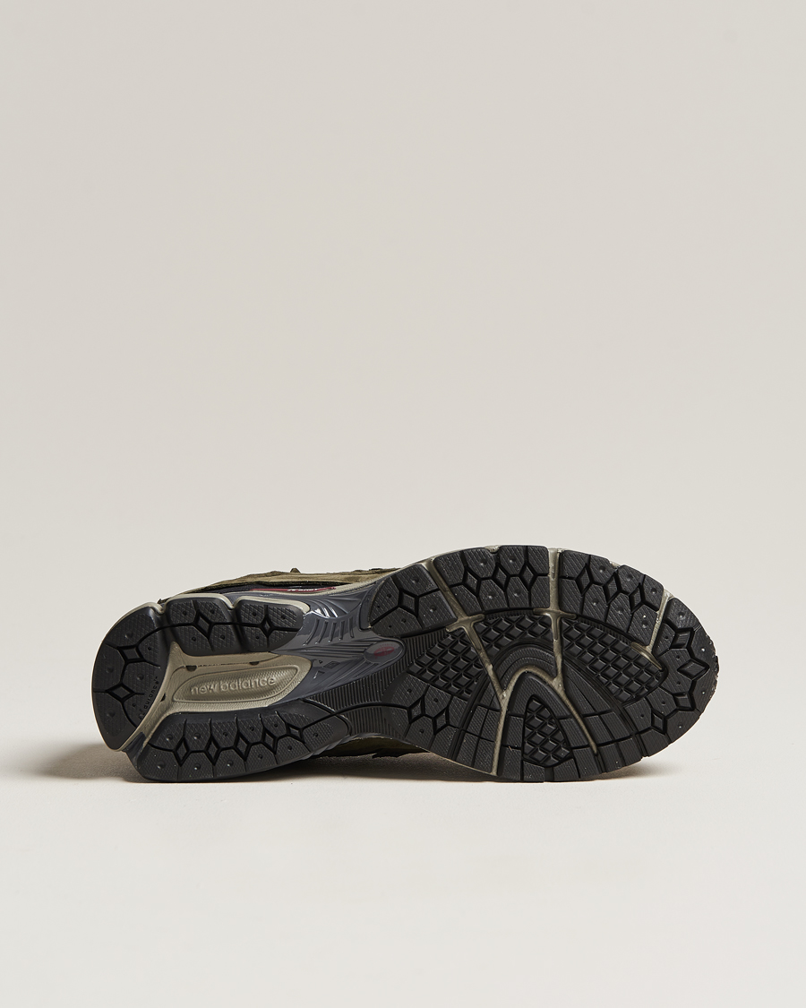 Mies | New Balance 2002R Protection Pack Sneakers Dark Moss | New Balance | 2002R Protection Pack Sneakers Dark Moss