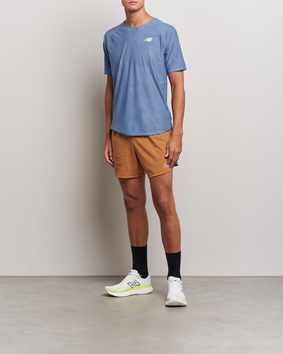 Mies | Shortsit | New Balance | Running Impact Run 5 Inch Shorts Tobacco