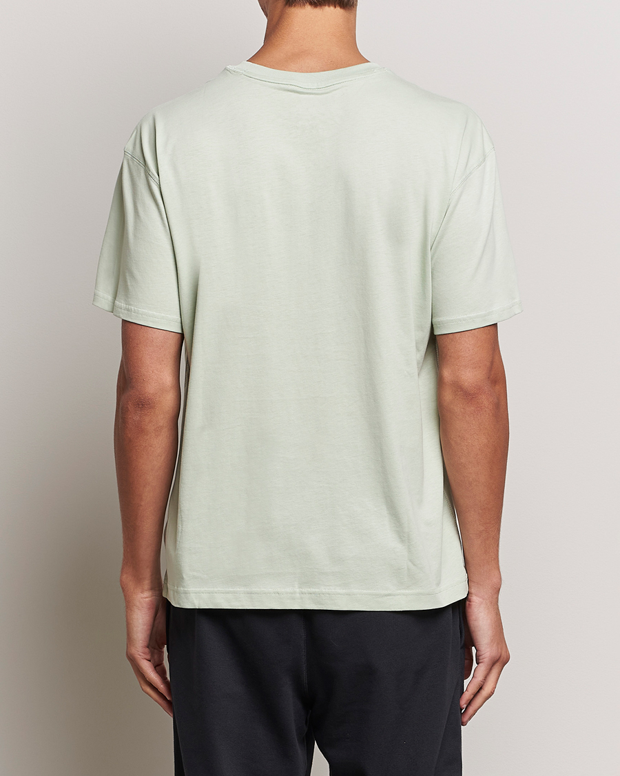 Mies | T-paidat | New Balance | Essentials T-Shirt Sage