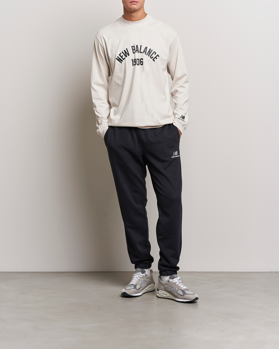 Mies | Housut | New Balance | Essentials Sweatpants Black