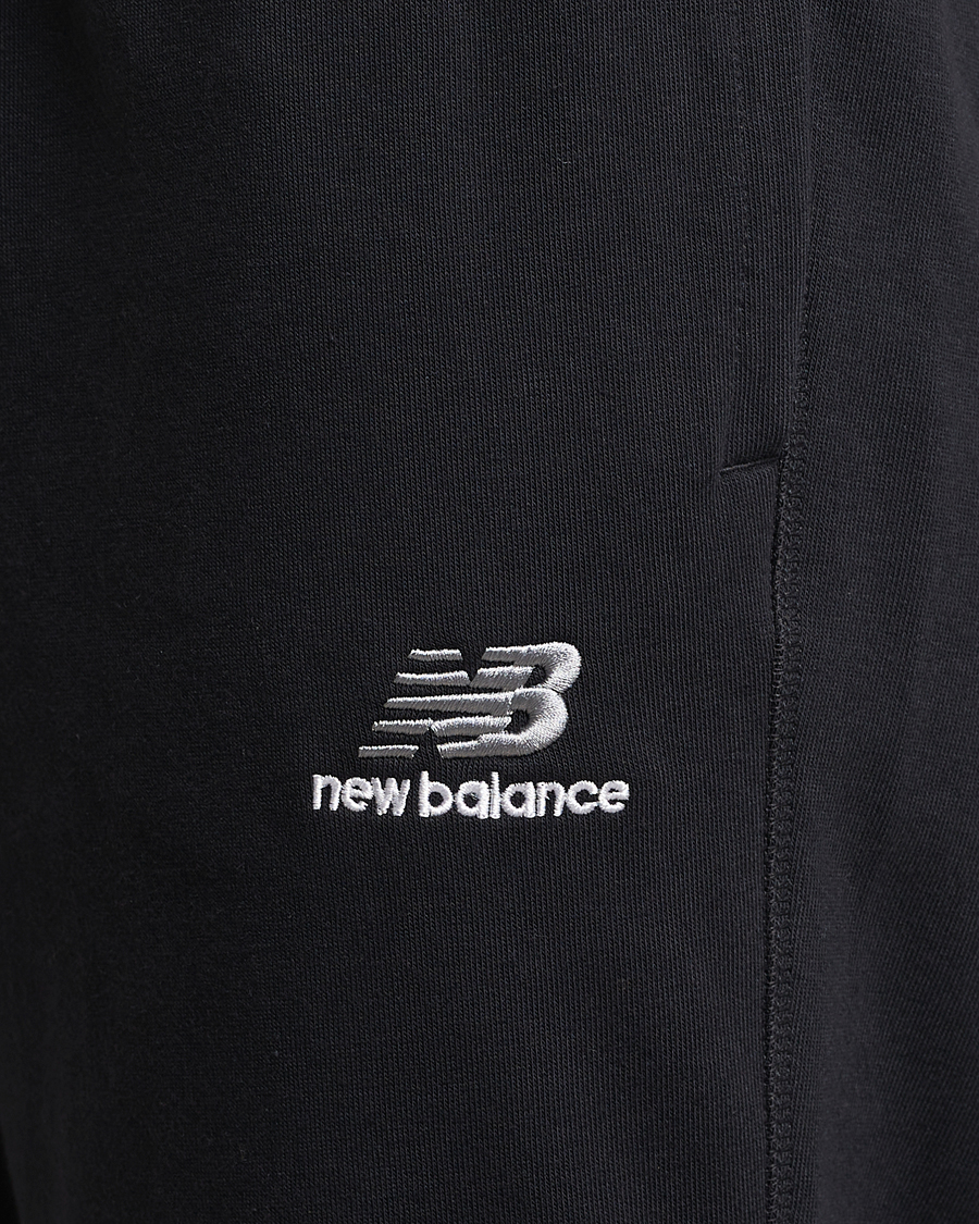 Mies | Housut | New Balance | Essentials Sweatpants Black
