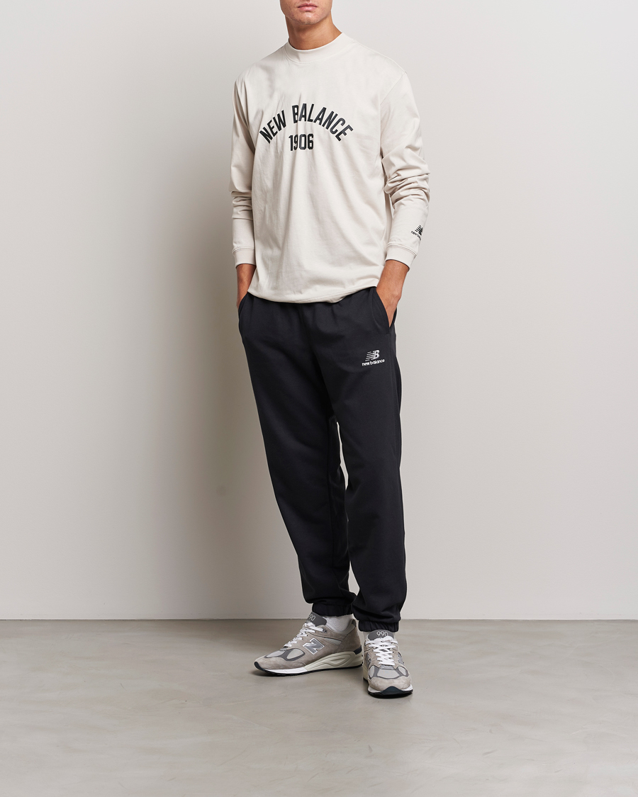 Mies | T-paidat | New Balance | Varsity Sweatshirt Medium Grey