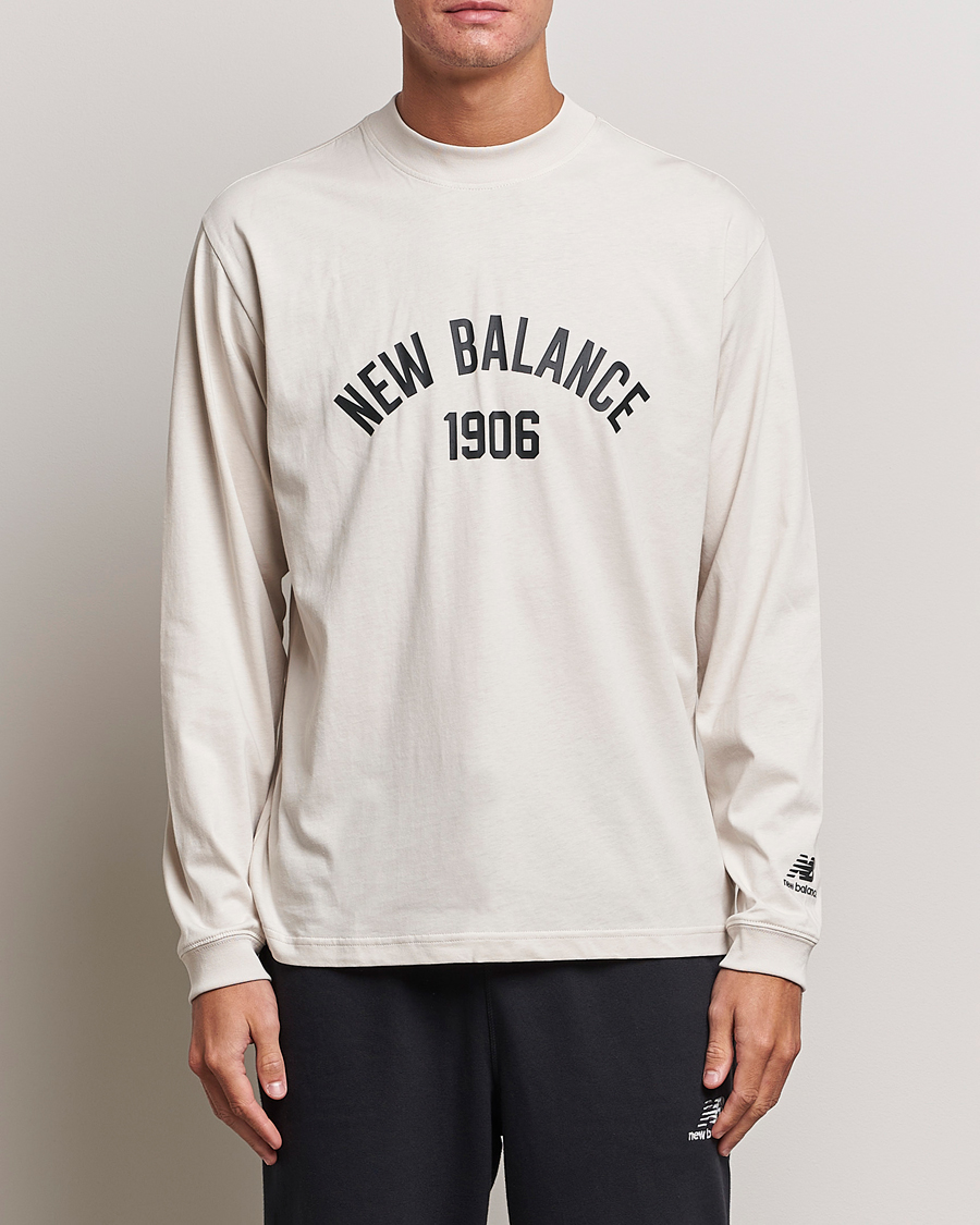 Mies | Pitkähihaiset t-paidat | New Balance | Varsity Sweatshirt Medium Grey