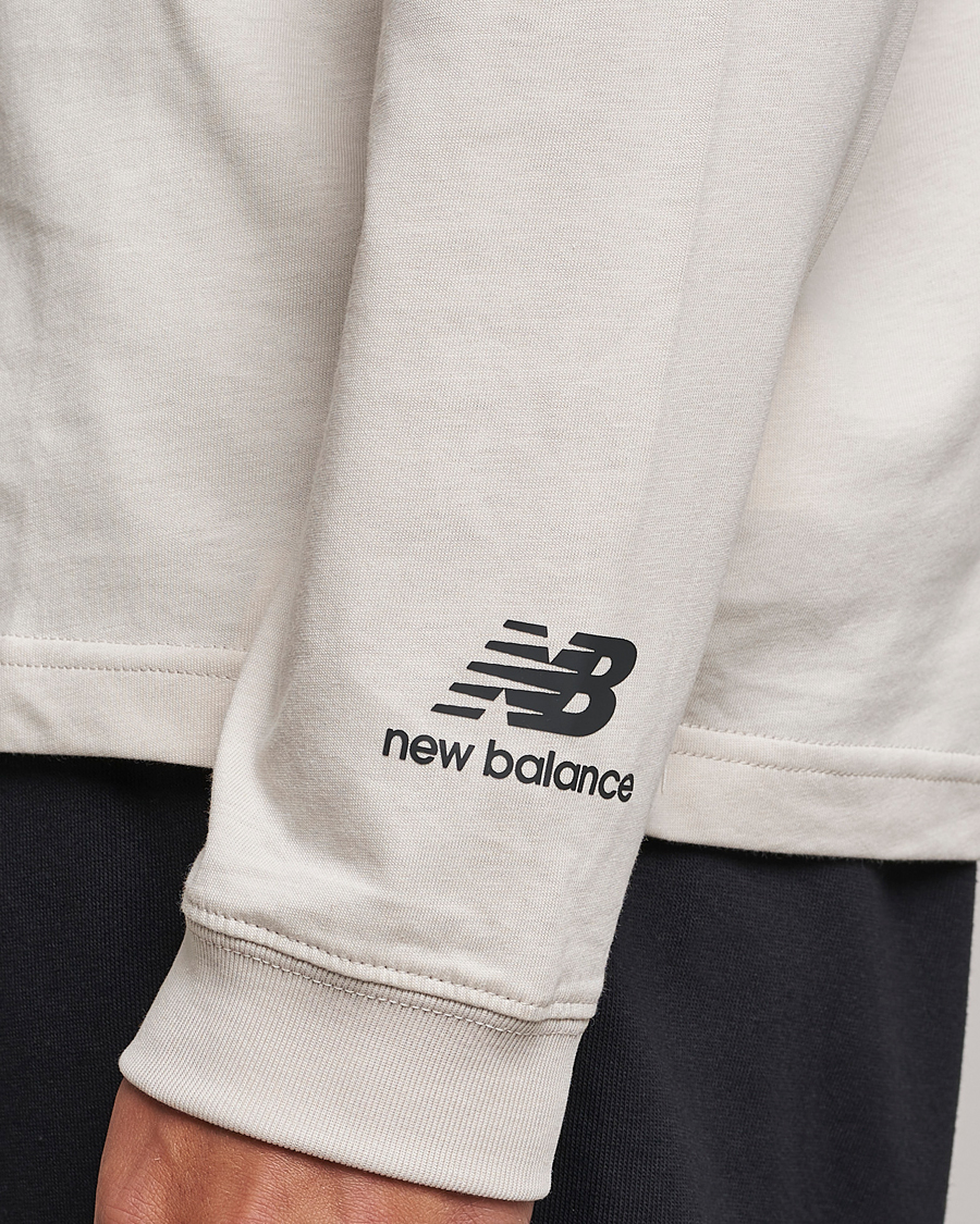 Mies | T-paidat | New Balance | Varsity Sweatshirt Medium Grey