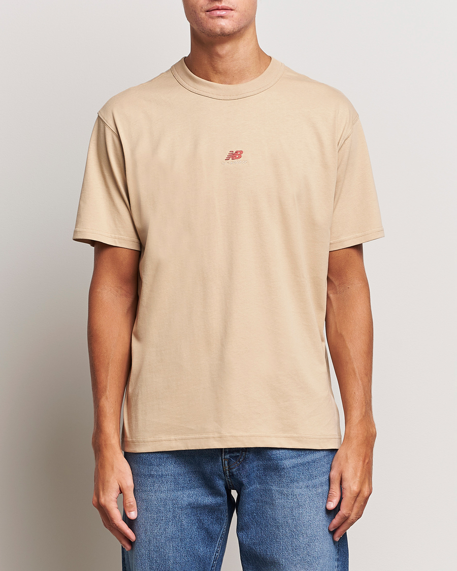 Mies | T-paidat | New Balance | Athletics Graphic T-Shirt Incense