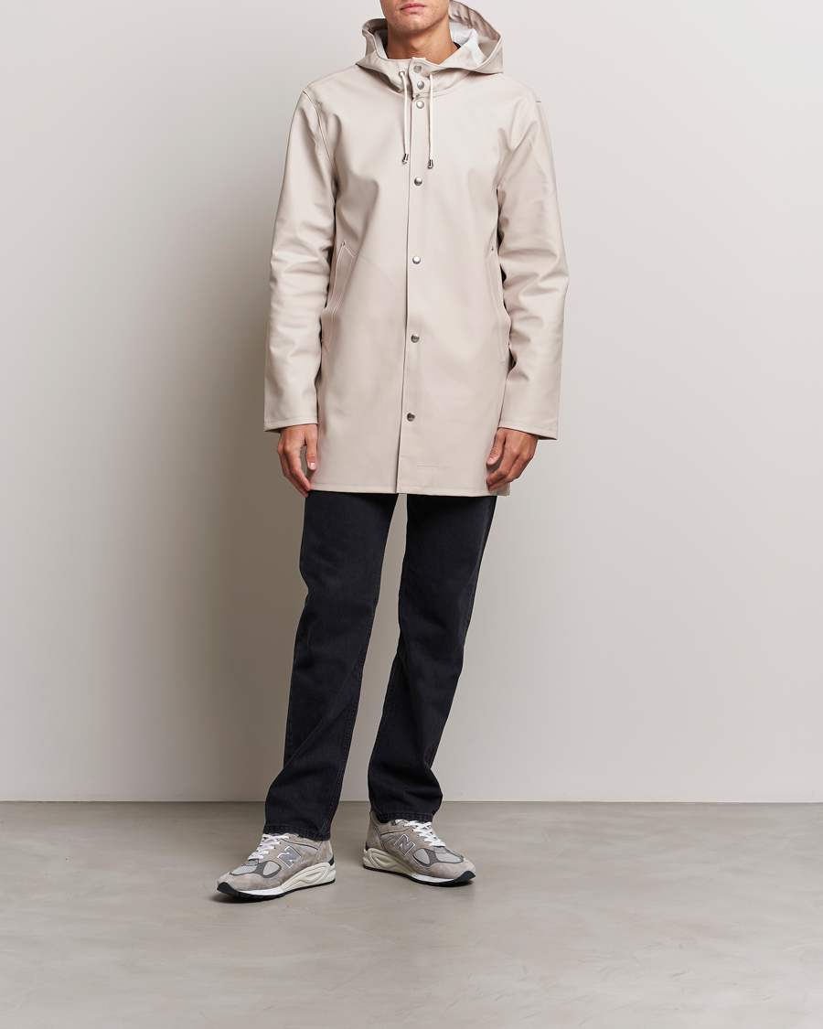Mies | Takit | Stutterheim | Stockholm Raincoat Light Sand