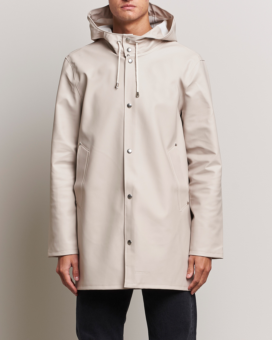 Mies | Takit | Stutterheim | Stockholm Raincoat Light Sand